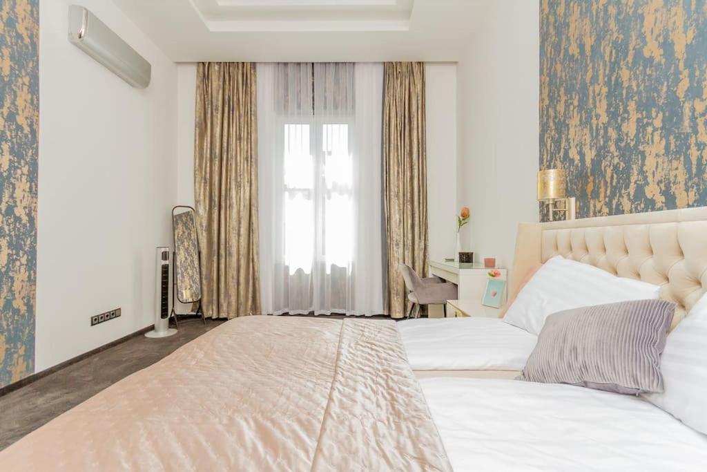 The Opulent Oasis By Newave Apartments Budapest Kültér fotó