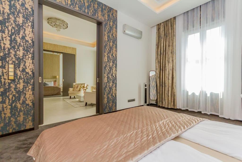 The Opulent Oasis By Newave Apartments Budapest Kültér fotó